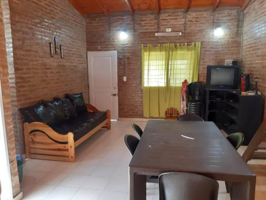Alquilo casa, paso de la patria - Housity