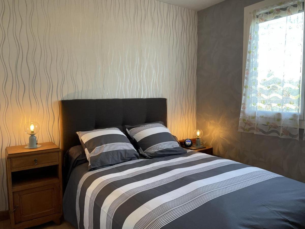 Gîte rustique et moderne avec jardin, garage, à 3 km de Moulins. Draps et linge inclus, animaux acceptés. - FR-1-489-428 - Housity