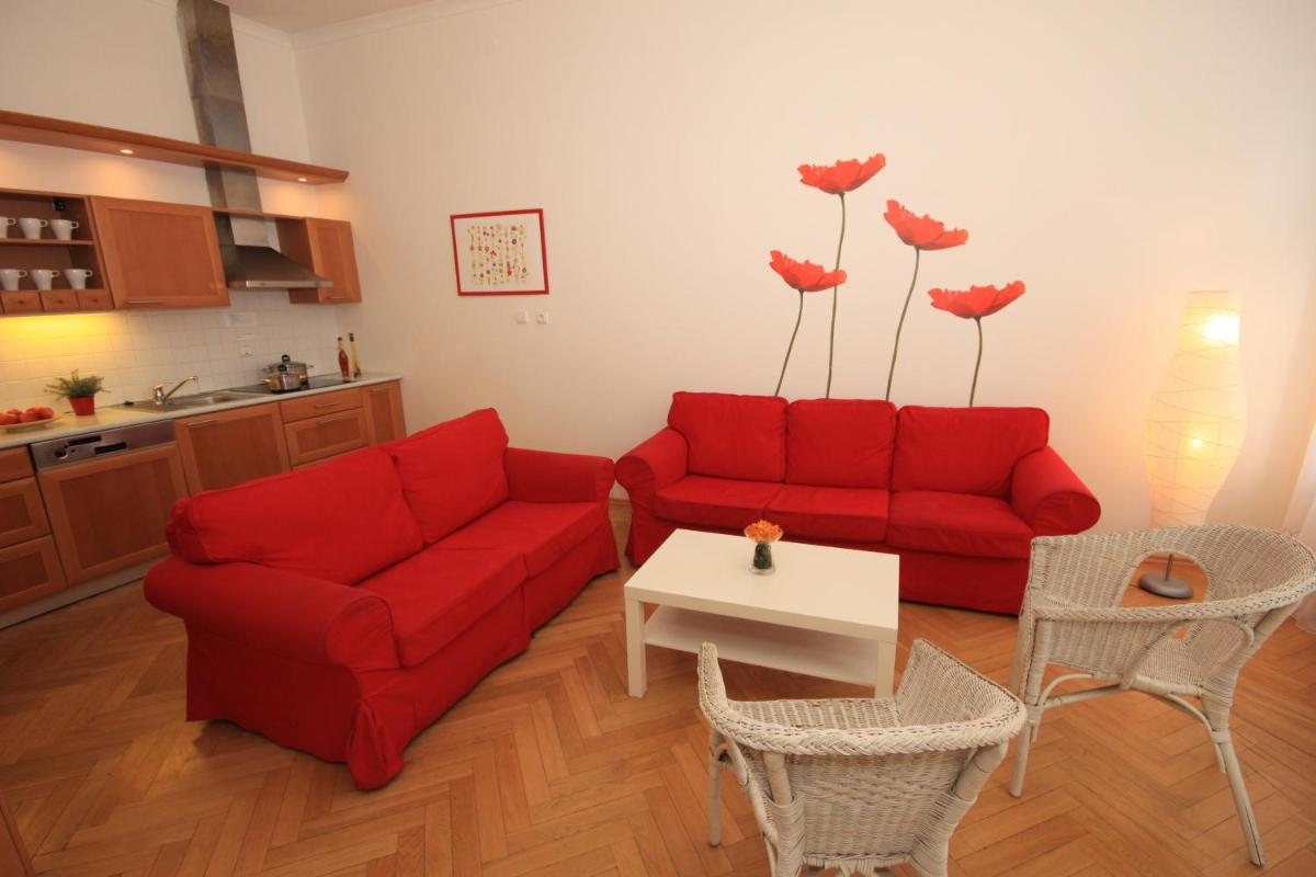 Quadrio Bedroom Central Apartment - Housity