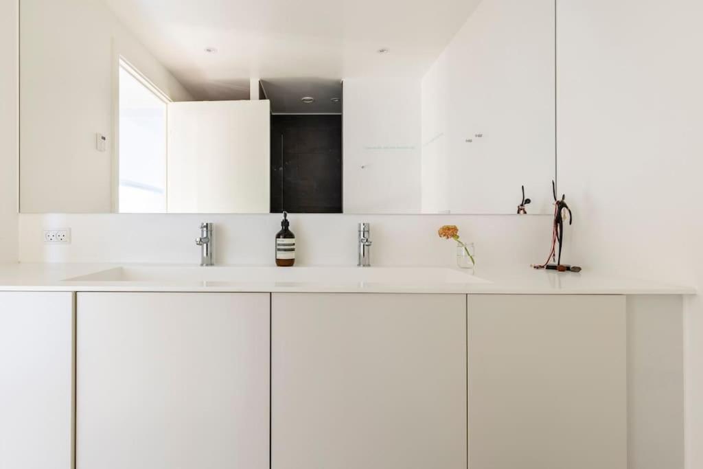 Suitetrails - Amazing waterfront apartment with no 1 location