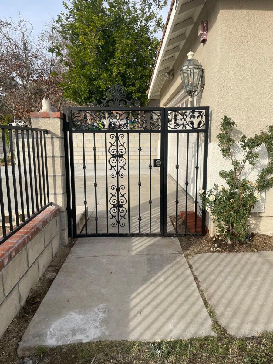 Riverside Moreno Valley entire house 4 bedrooms with 4 bathrooms - Housity