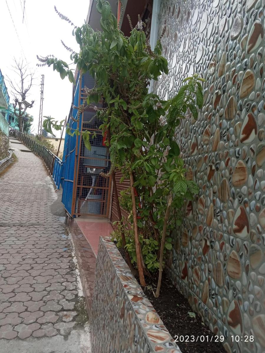 CHAUKHAMA HOME STAY - Housity