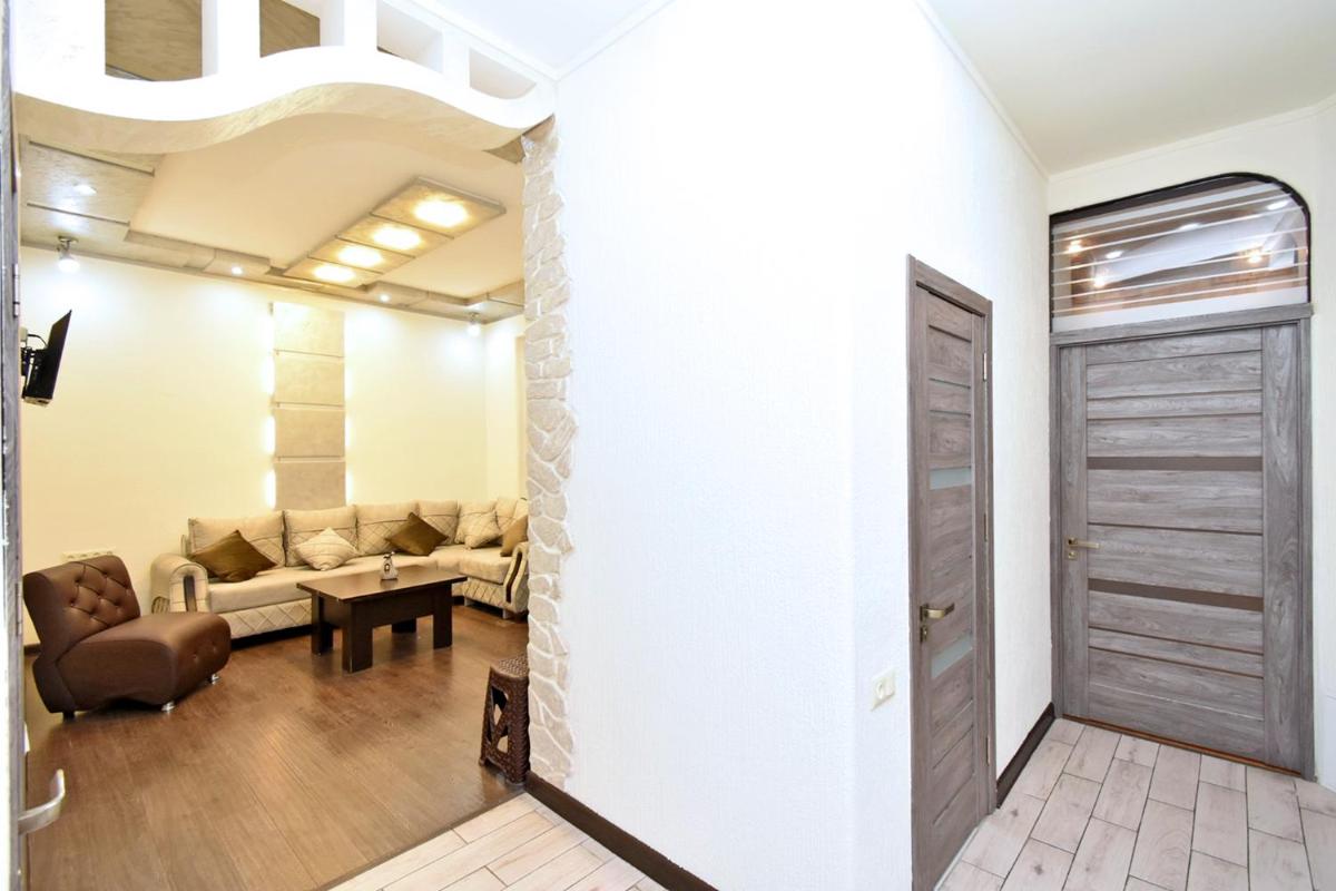 Apart House in Yerevan Mashtots Avenue - Housity