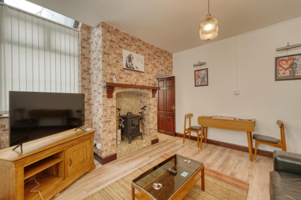 Hanley Entire Flat - Housity
