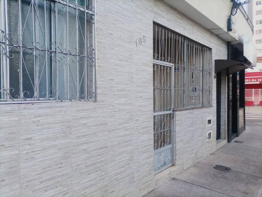 Casa/apt, com área, churrasqueira, cervejeira - Housity