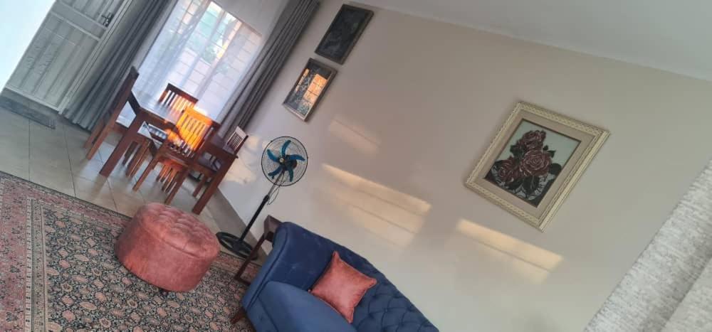 The Town House III - Housity