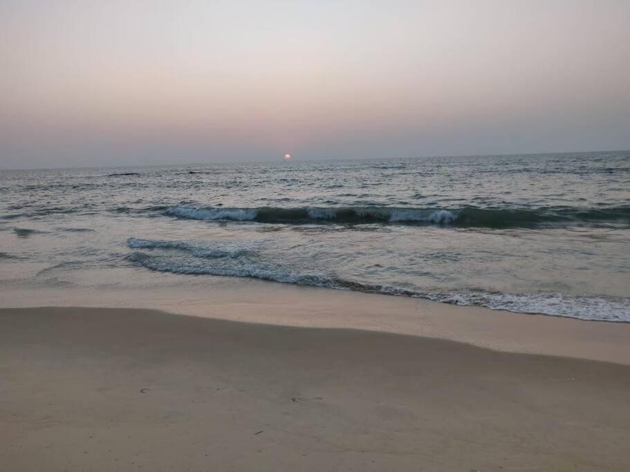 Sun Sand Sea Esta 2bhk Luxury Beach Staycations - Housity
