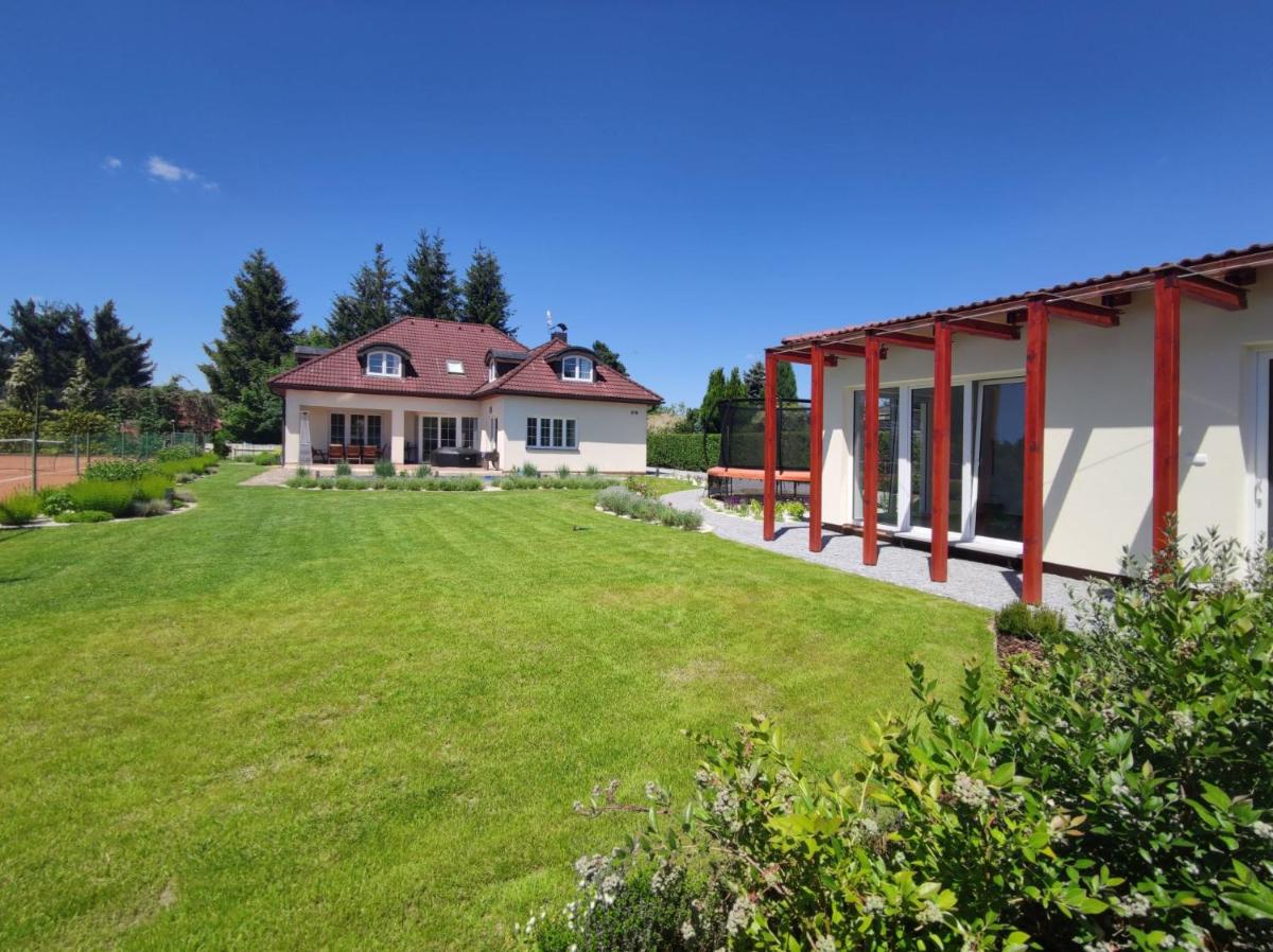 Vila Plana nad Luznici - Housity