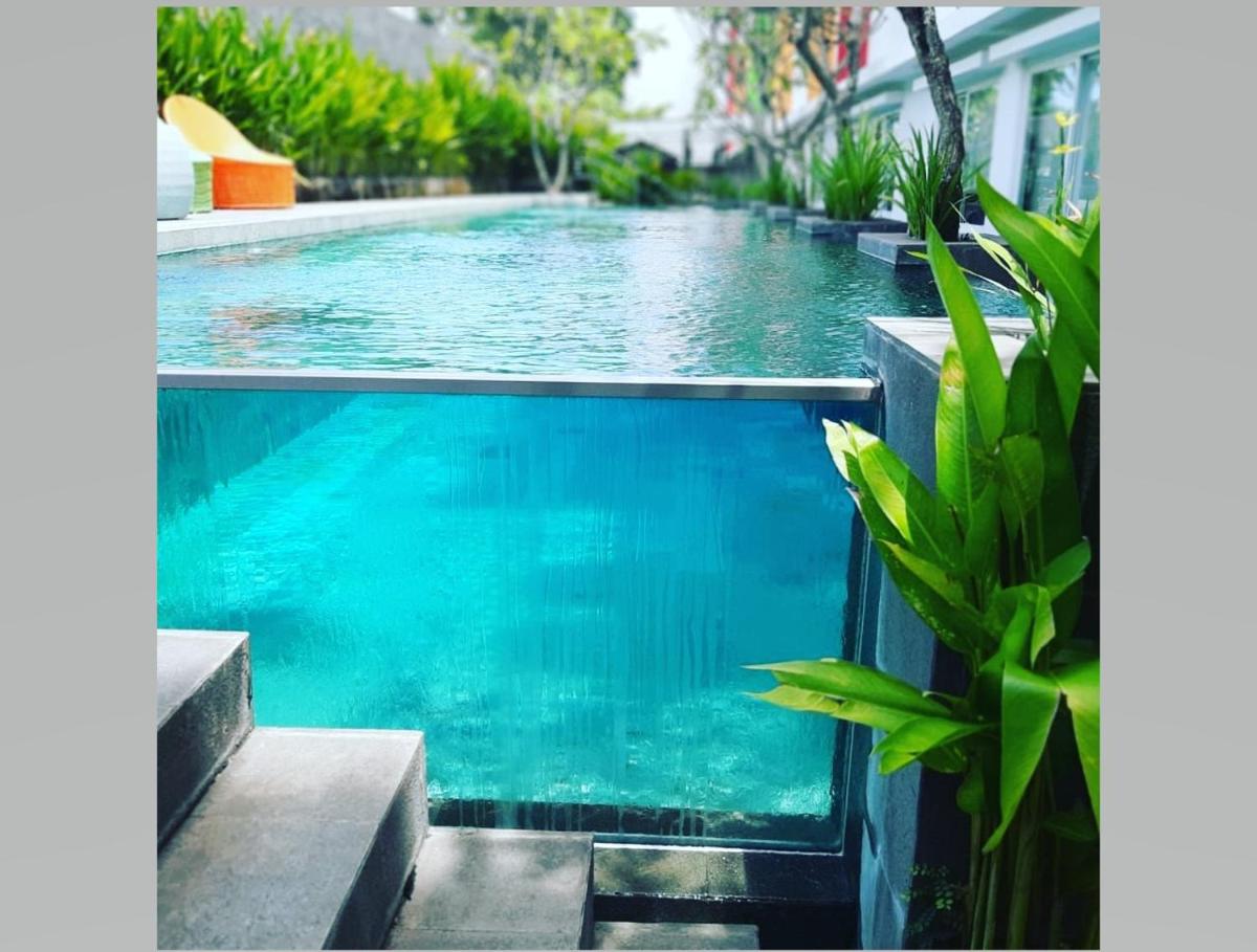 Zuri Express Jimbaran - Housity