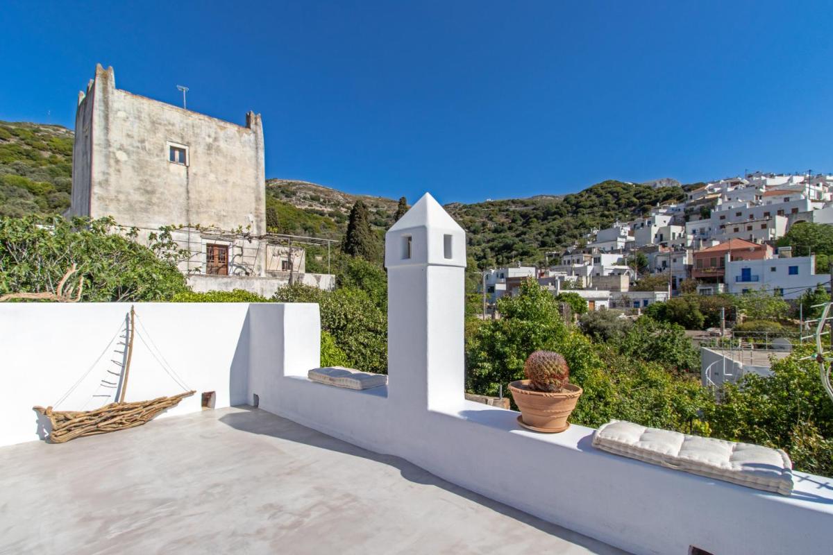 Traditional house inside Filoti, Naxos - Housity