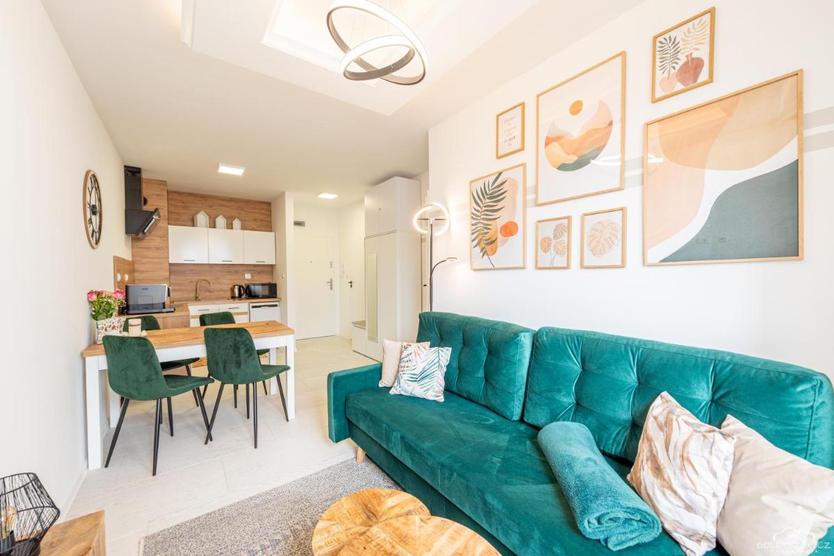 Horyzont Apartamenty - Kapitański Mostek- BLISKO PORTU- Śniadania - Housity