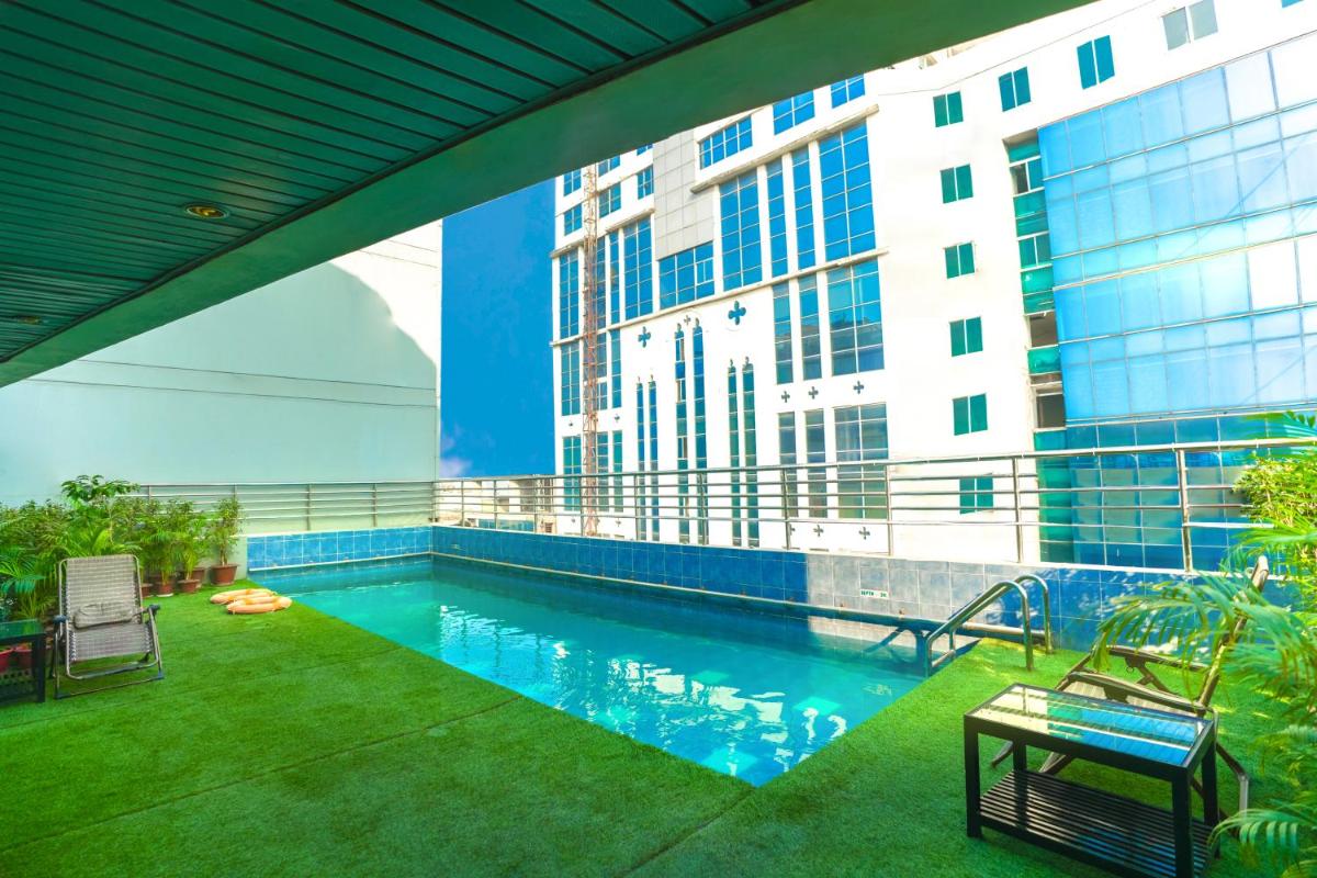 Hotel Sarina - Housity