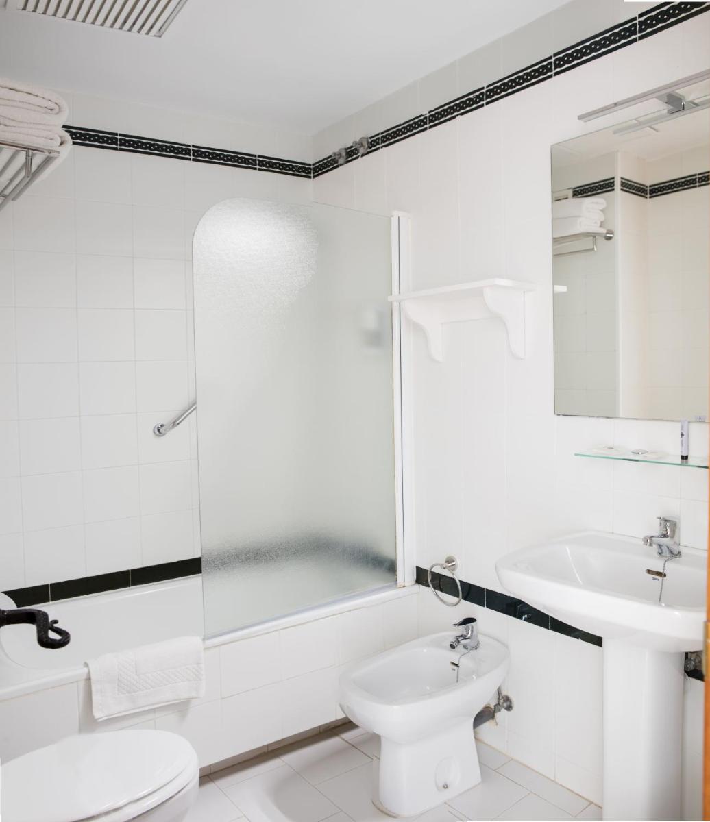 Hotel Tugasa Villa de Algar - Housity