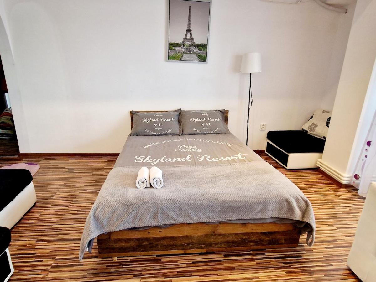Studio Cathedral - Housity