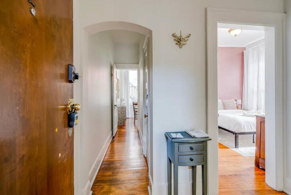 Apartment on Broadway - Housity