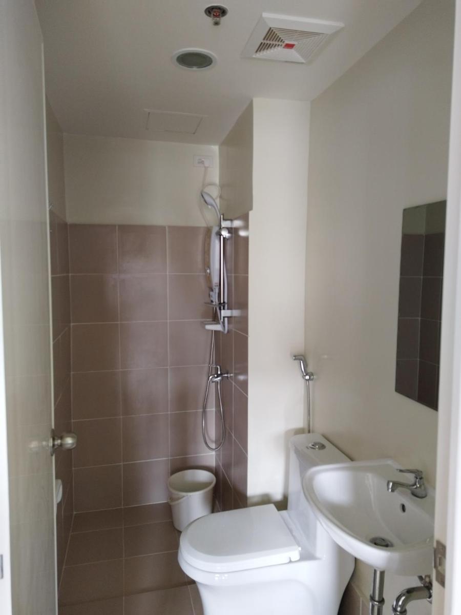 Brenthill condominium by vista residences - Housity