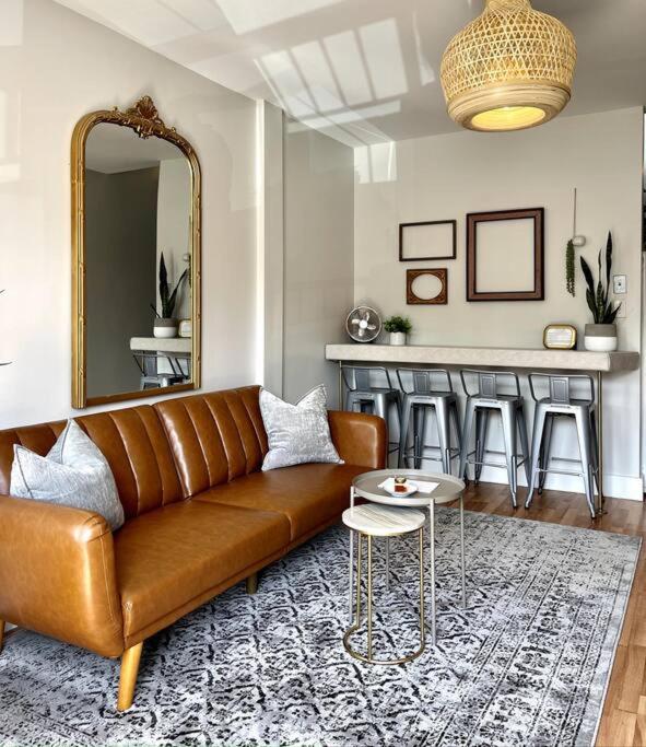 Great Apartment in WeHo - Housity