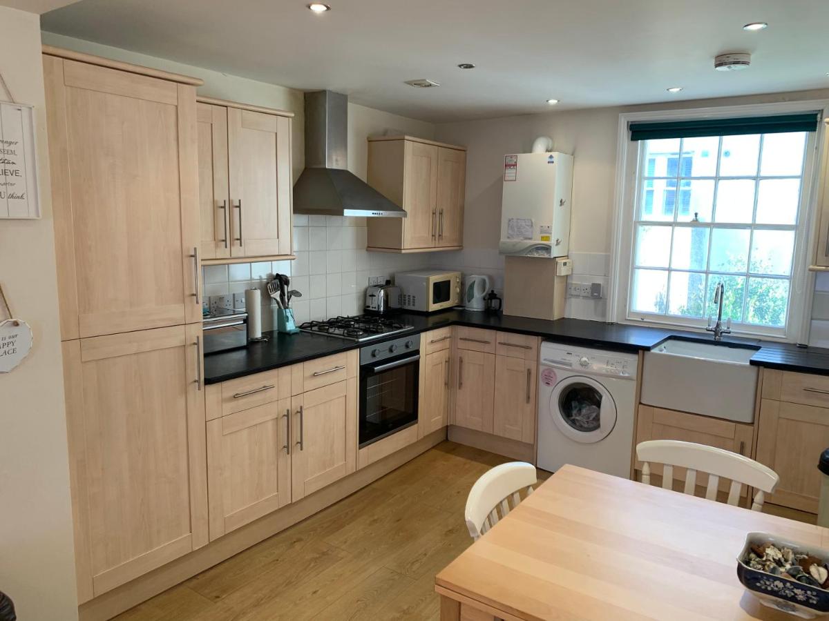 Cozy 2 Bedroom Flat in Brighton and Hove - Housity