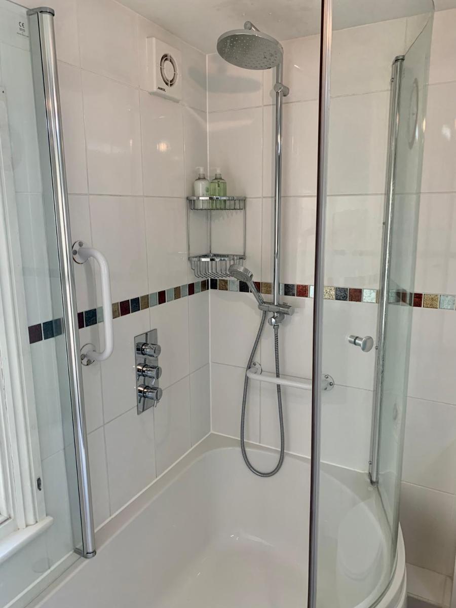 Cozy 2 Bedroom Flat in Brighton and Hove - Housity
