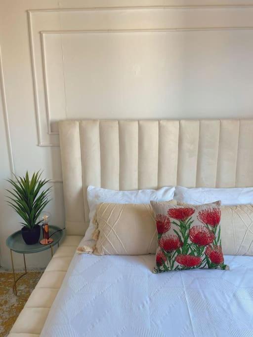 Exquisite one bedroom Maboneng apartment - Housity