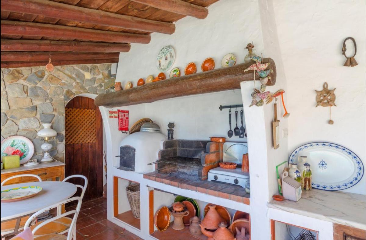 Fabulous country house with pool - Housity