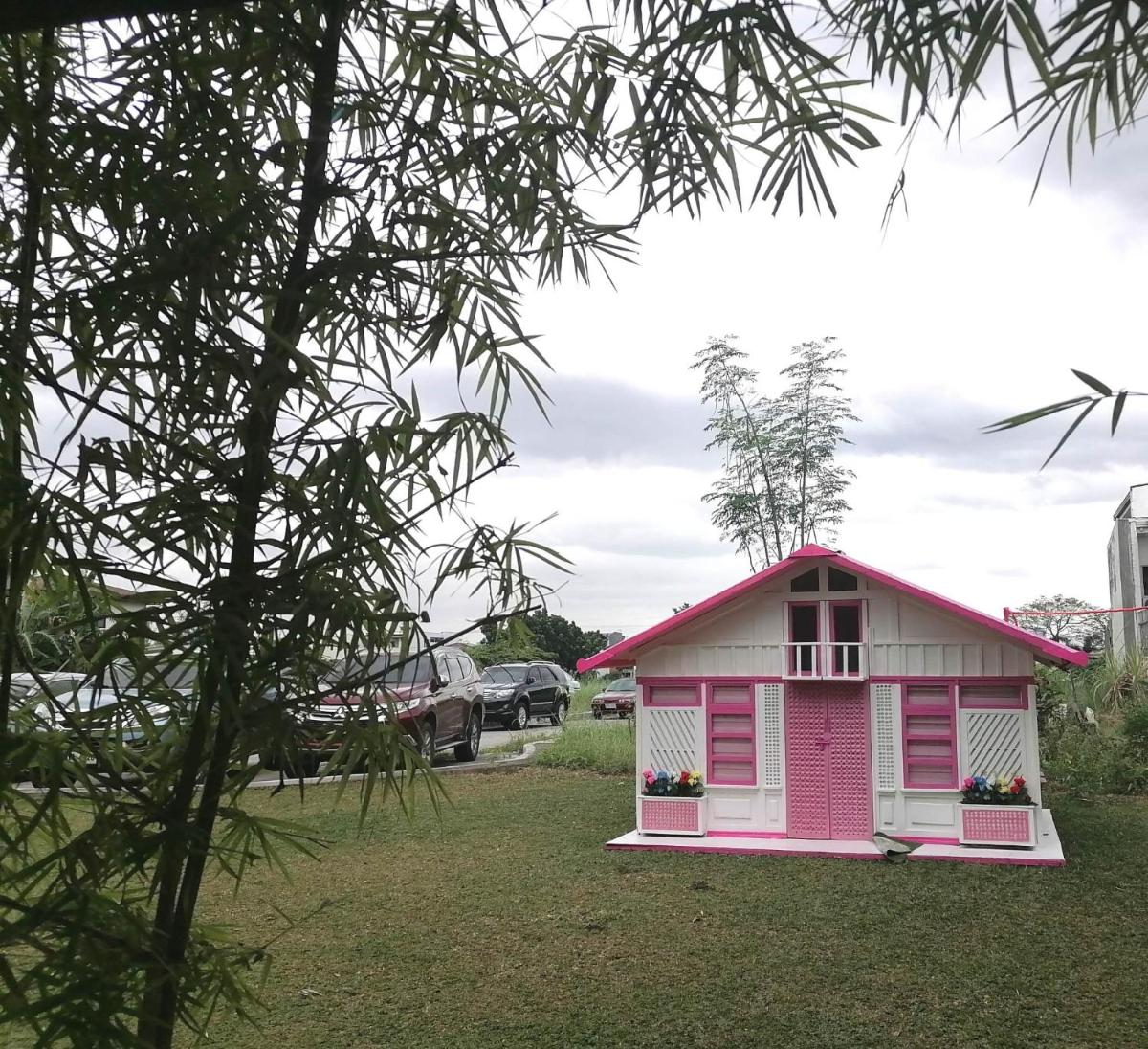 Barbie Dream House - Housity
