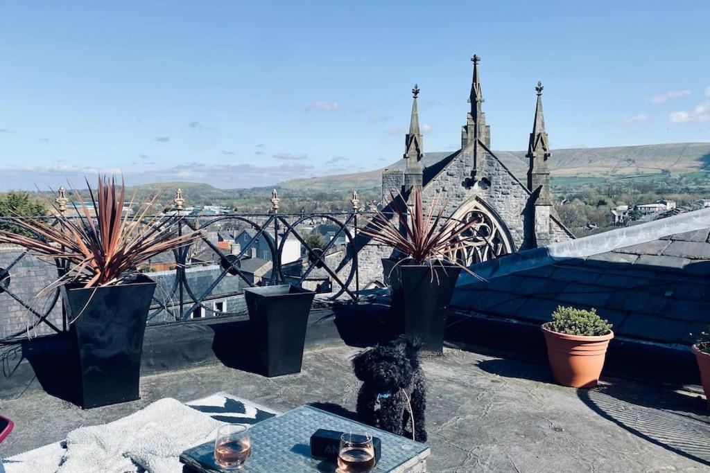 Boutique penthouse apartment with rooftop terrace - Housity