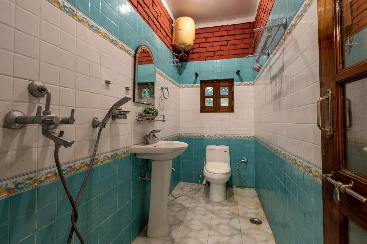 Garden Oasis by Roamhome - 2bhk w garden close to Assi Ghat - Housity