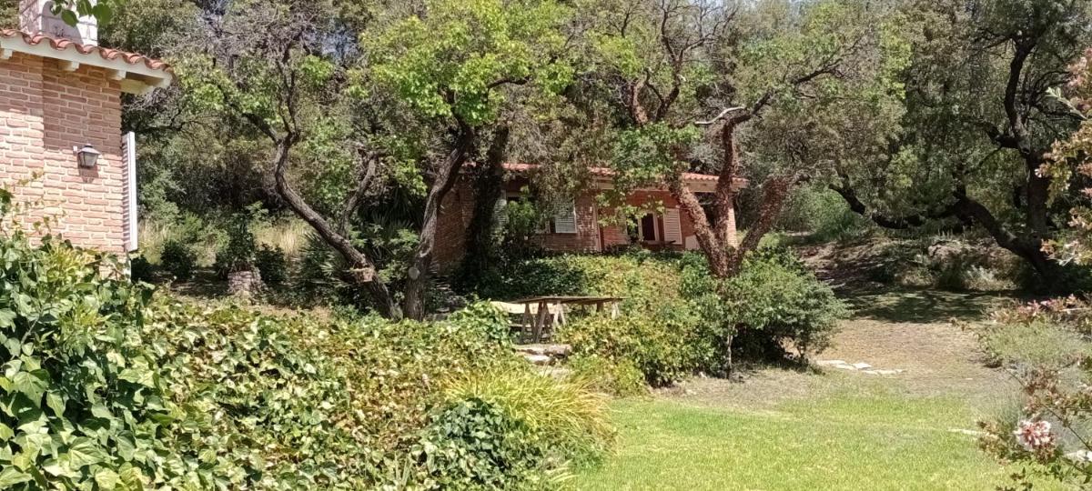 Suitetrails - Faraway's Bed & Breakfast