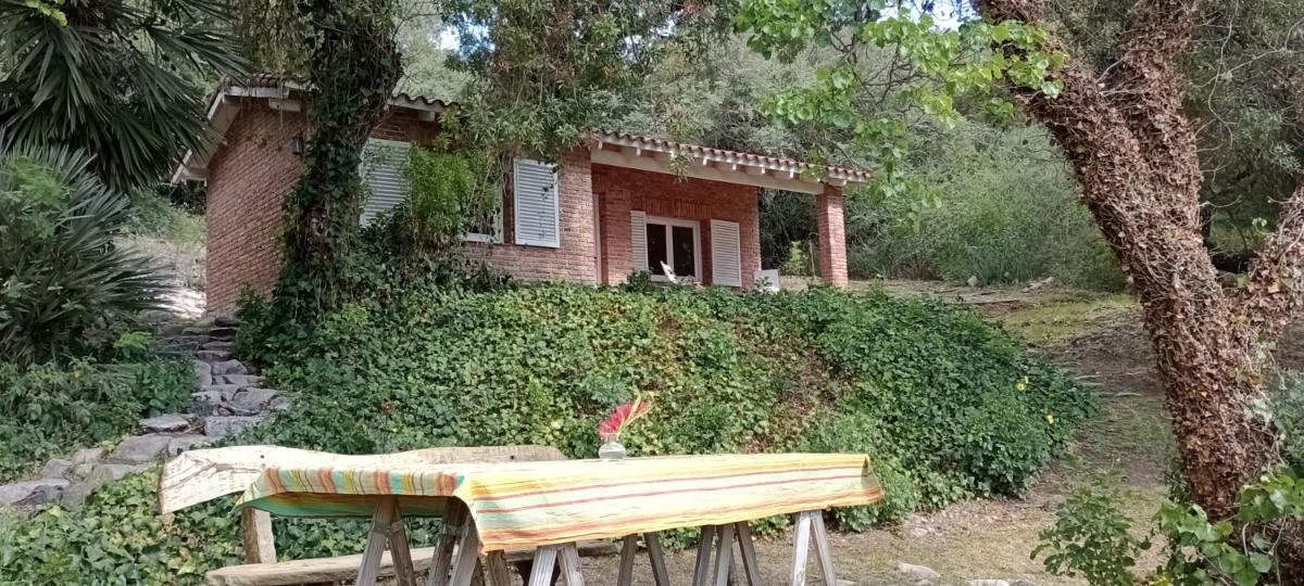 Suitetrails - Faraway's Bed & Breakfast