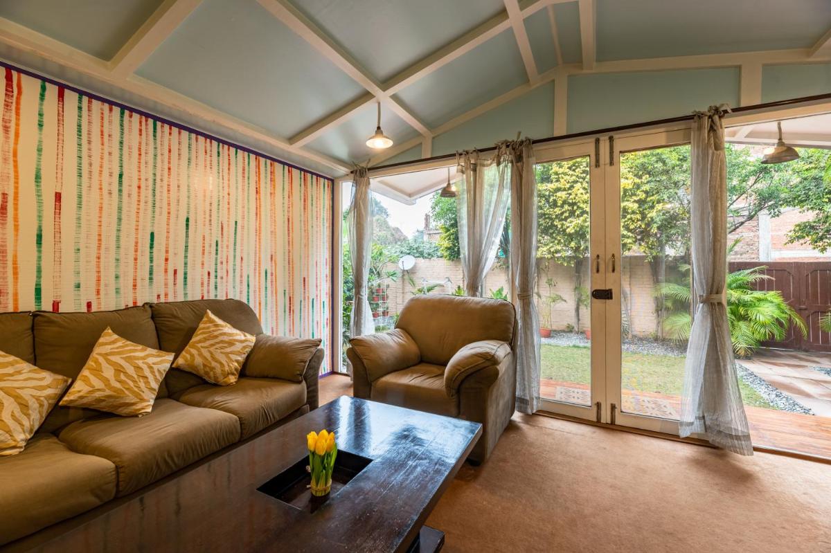 Garden Oasis by Roamhome - 2bhk w garden close to Assi Ghat - Housity