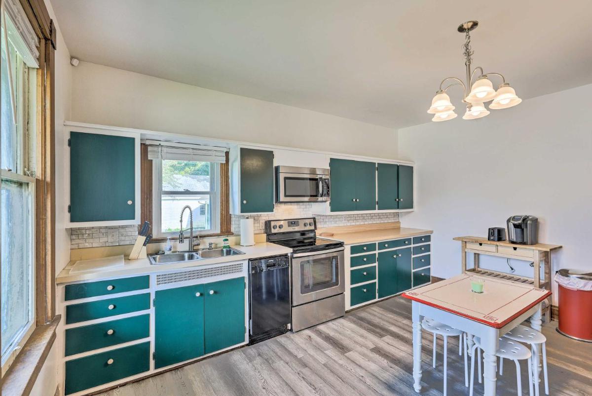 NEW Grand Historic Home - 4 Mi to WEC! - Housity