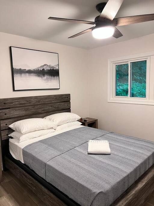 Marmora Hideaway - Lake front - Housity