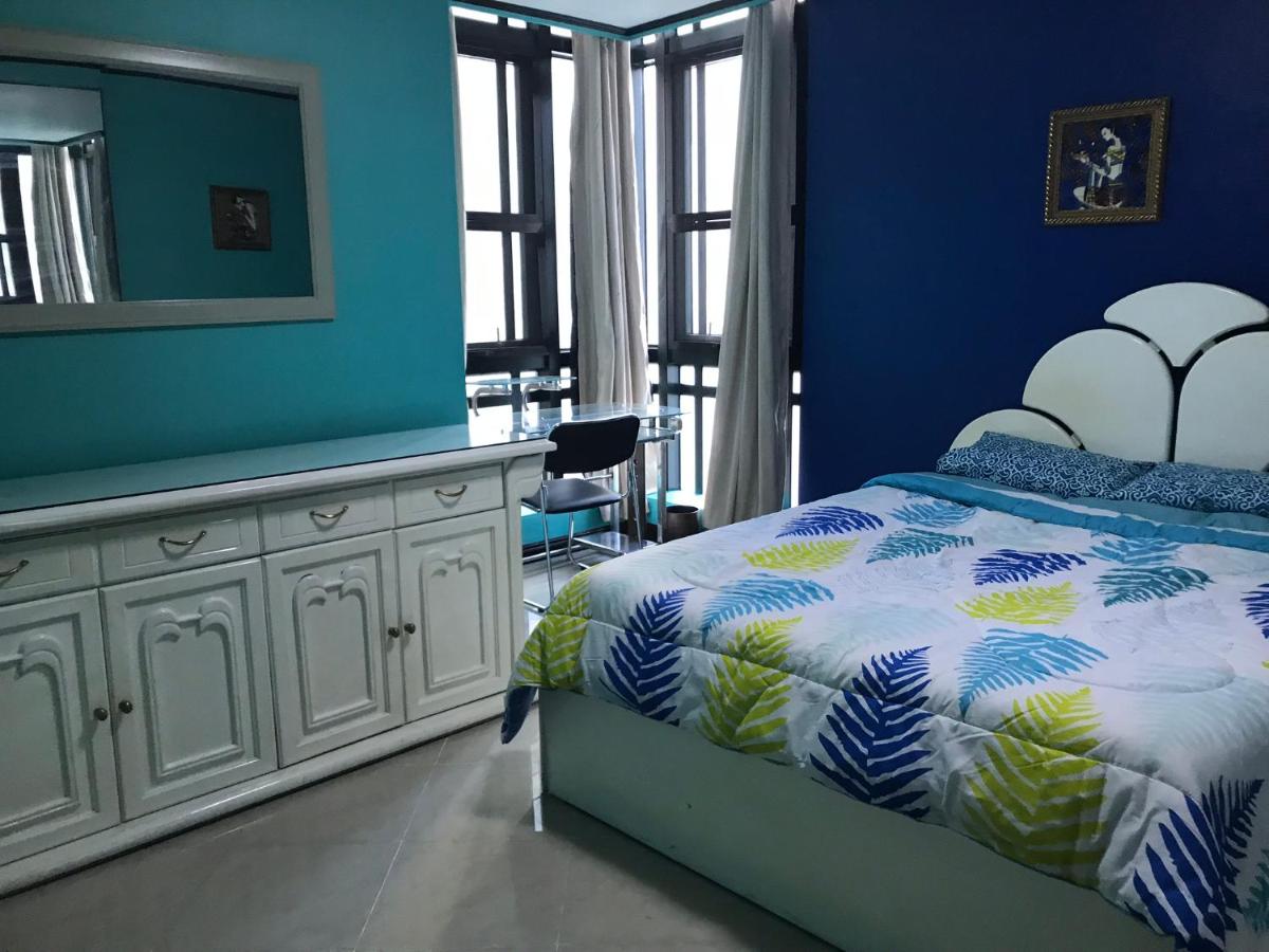 Suitetrails - Rare 1BR condo, Makati Philippines