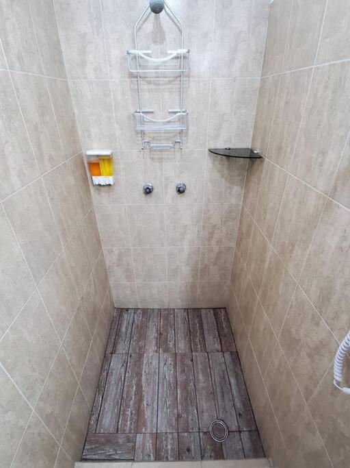 Departamento 2 camas matrimoniales K, wifi, Aire acondicionado, estacionamiento cruzando calle - Housity