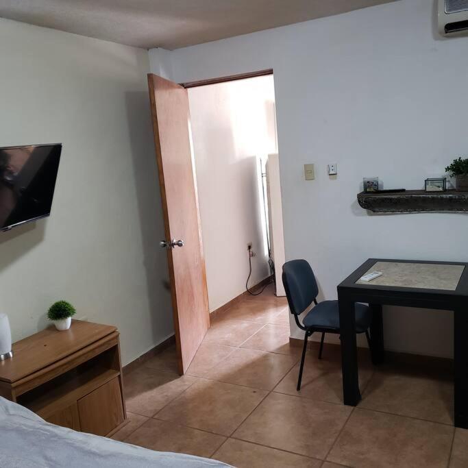 Departamento 2 camas matrimoniales K, wifi, Aire acondicionado, estacionamiento cruzando calle - Housity