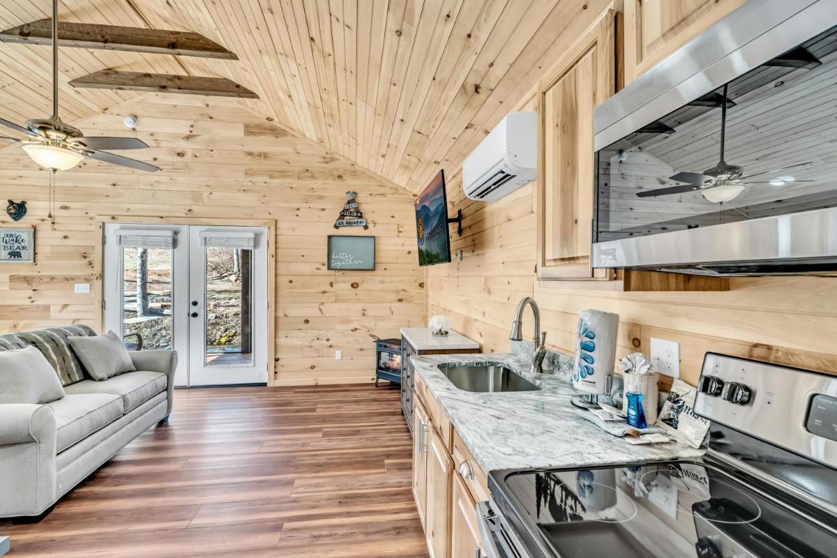 The Cottage At Greenbriar Creek - Housity