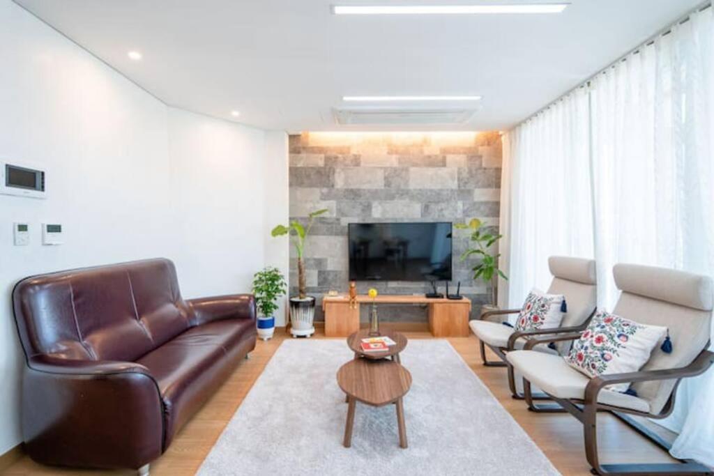 Mino House - Housity
