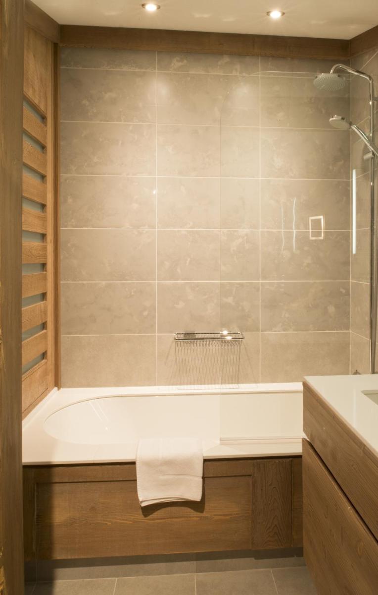 Salle de bains dans l'établissement Hotel le Petit Dru