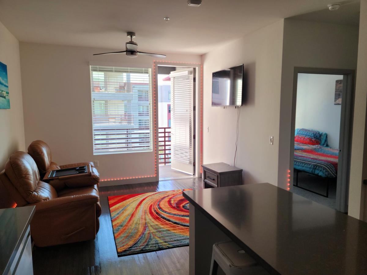 Pool View Condo near UNLV - Housity