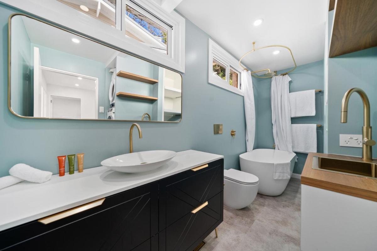 Cottage Point Life - Housity