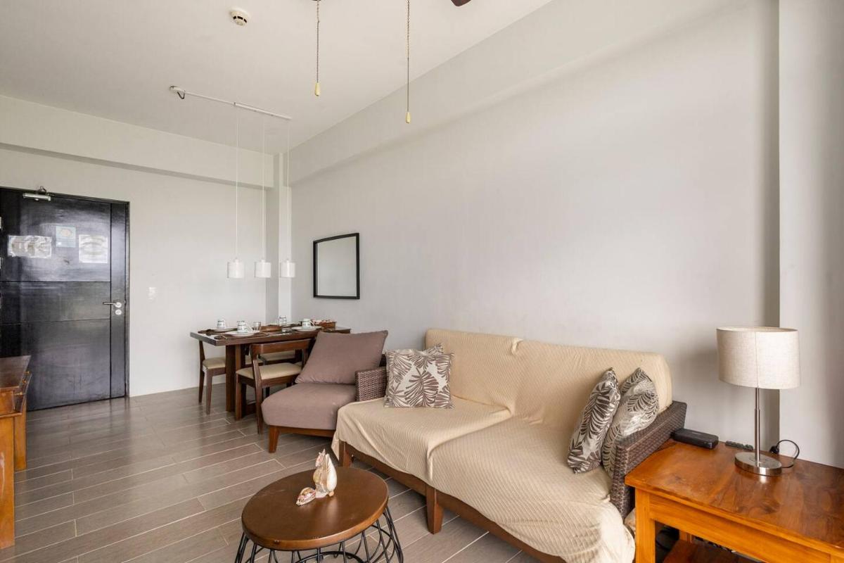 QUIET HOME with private beach - Housity