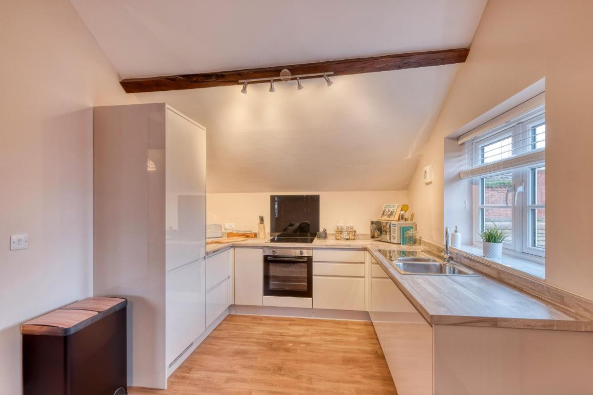 The Station Loft City Centre 1-Bed Apartment - Housity