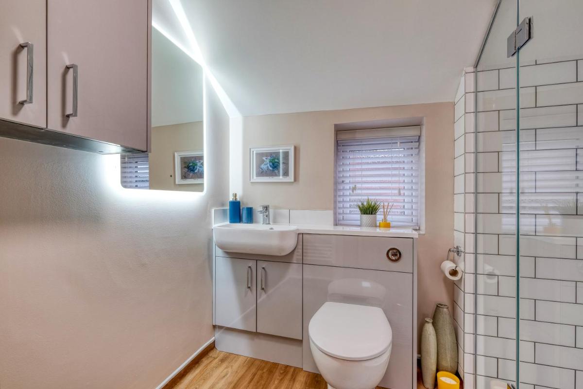 The Station Loft City Centre 1-Bed Apartment - Housity