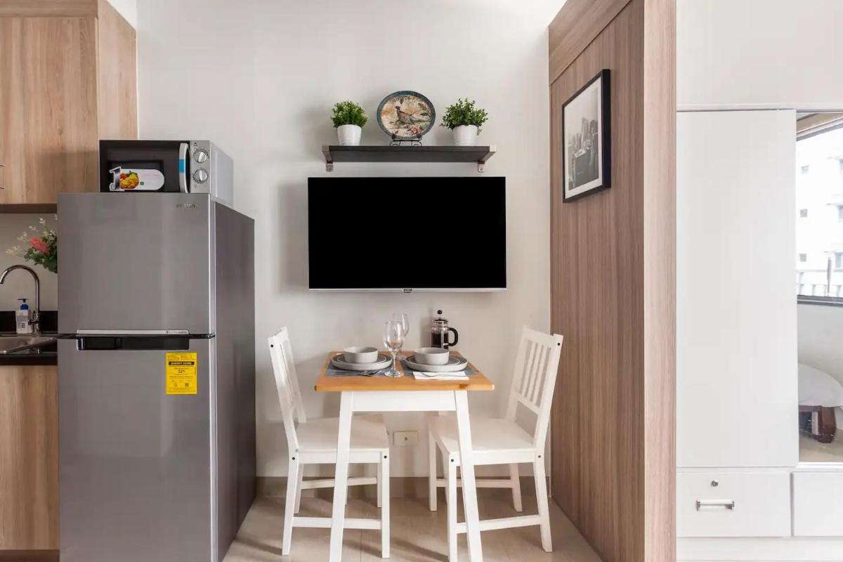 Shore 2 Apartment with Balcony - Housity