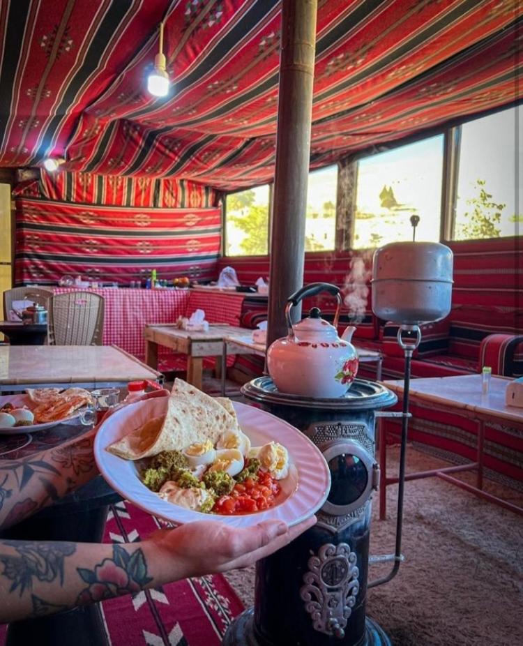 7 Caves Hotel - Housity