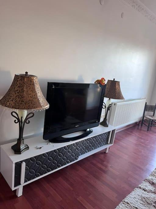 Şehir Manzaralı Büyük Bahçeli Villa - Housity