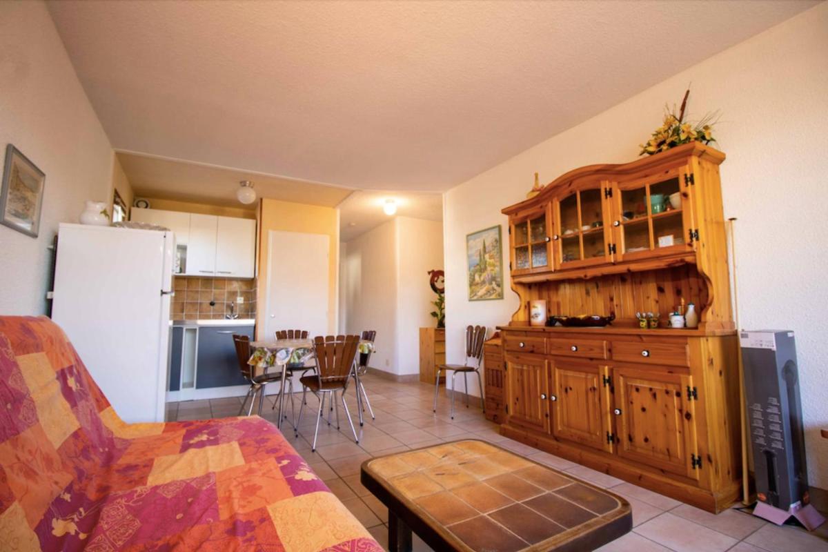Nice 45m with terrace in Fréjus - Housity