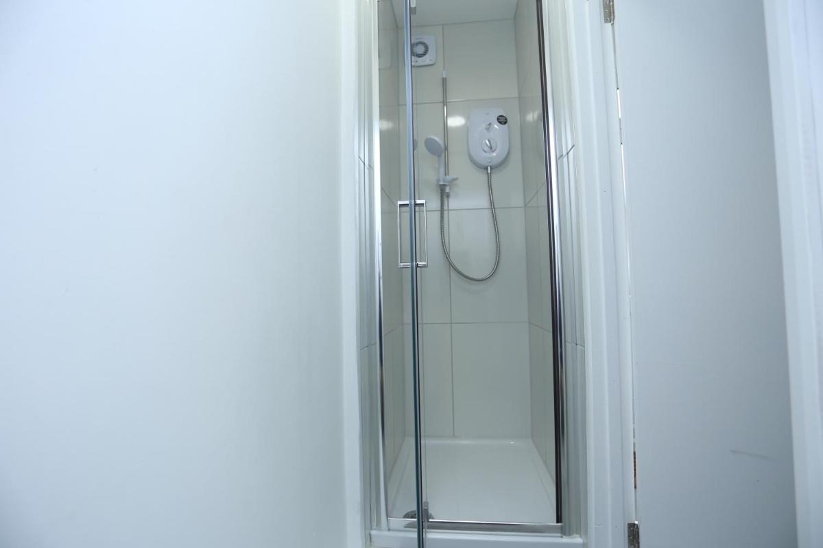Abbeywood Station House London - Housity