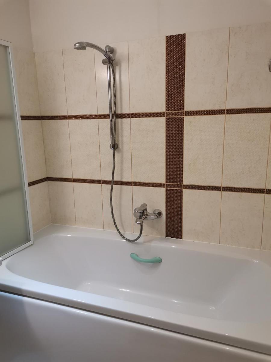 LAS VEGAS ROOMS - Housity